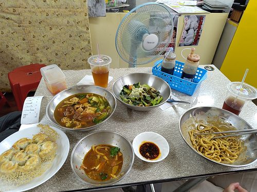 the sesame noodles are really good (bottom right) at Qianqian Vegetarian Healthy Kitchen - 芊芊素食健康廚 in Taipei
