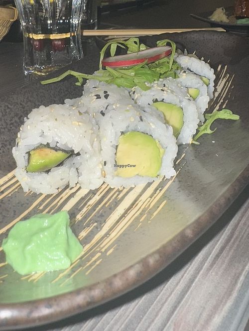 Avocado maki  at SAJADO in Gerasdorf
