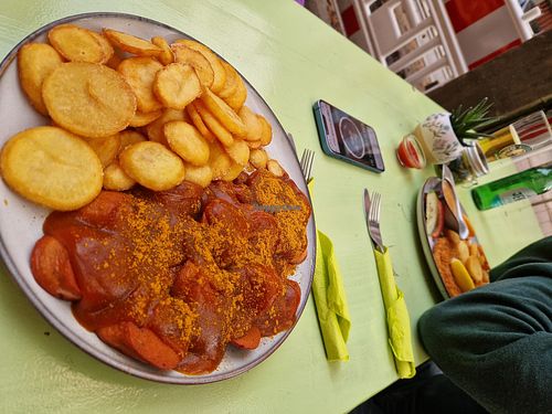 Vegane Currywurst und Schnitzel at Kippe 23 in Karlsruhe