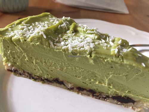 avocado cake at HappenPappen in Hamburg