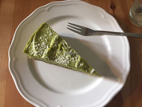 avocado cake at HappenPappen in Hamburg