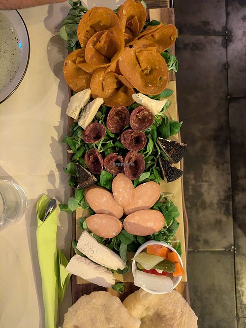 Tagliere vegano di affettati e formaggi at Magnebevo e sto a Ostiense in Rome