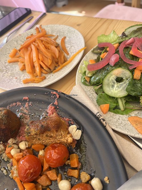 Boniato y ensalada con brócoli   at Ditxo in Mallorca