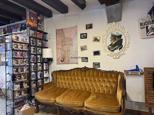 inside  at Super ZaZa in Venice