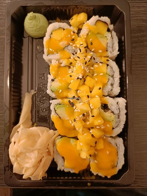 Mango maki at Wok N Roll in Oslo