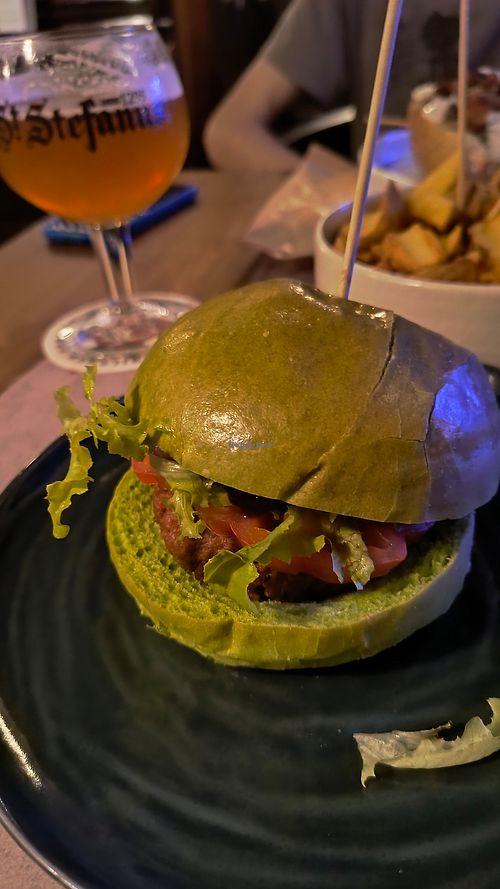 Hamburger vegano at Beneventum Public House in Benevento
