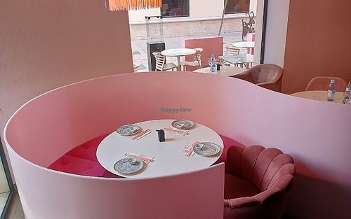 Pink ambiance at Miss Sushi - Soho in Malaga
