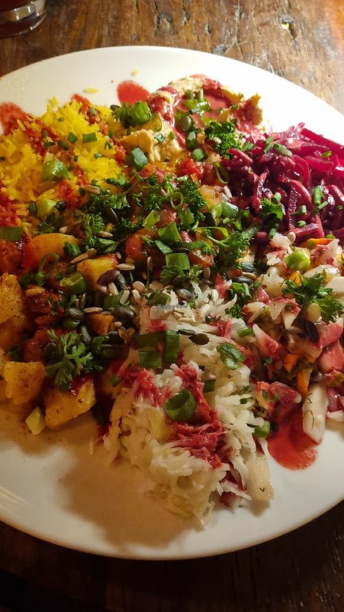 Hayat loves Hummus at NAHAR in Frankfurt