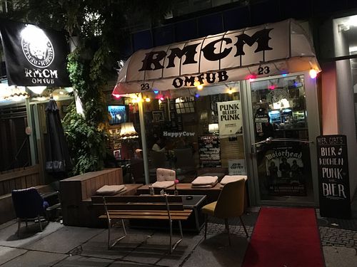 Another outside view of RMCM at 19:77 - VEGAN:DINER+BAR, Home of RAMONES MUSEUM in Berlin