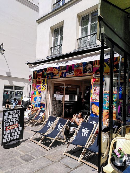Exterior at Oatly - Pop-Up in Paris