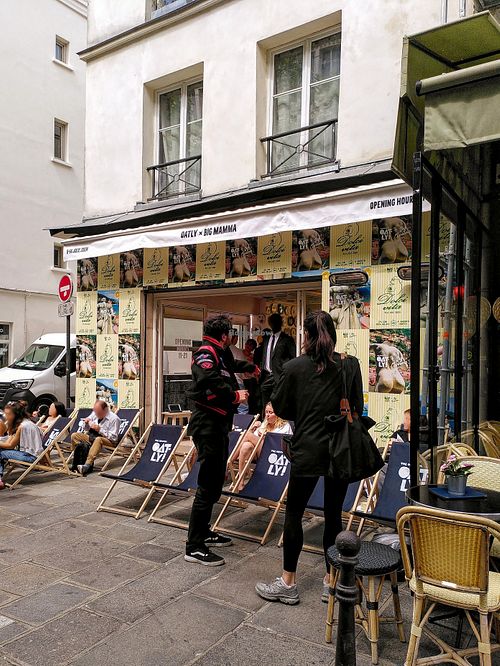 Façade Second Week at Oatly - Pop-Up in Paris