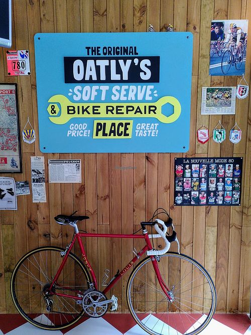 Lady week's interior at Oatly - Pop-Up in Paris