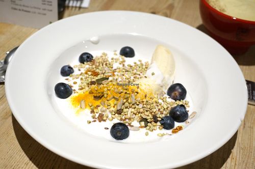 Crunola Banana Split at Le Pain Quotidien in Liege