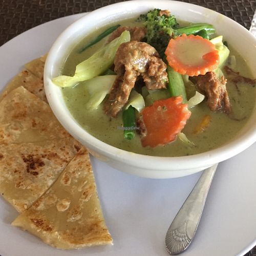 green curry ";beef"; with roti Tasty! at Veggie House in Los Angeles