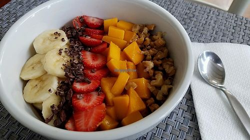 chia seeds and fruit at Raw Cafe in Lima