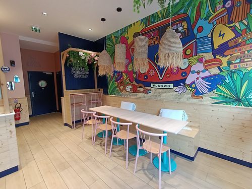 Inside at Pokawa in Blois