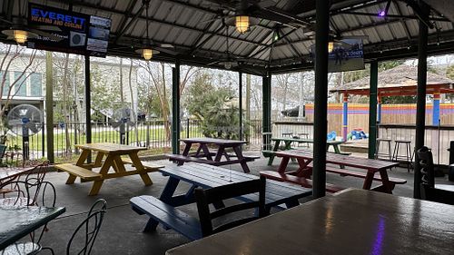 Outdoor seating  at Kelly's Coastal Cabana in Mandeville