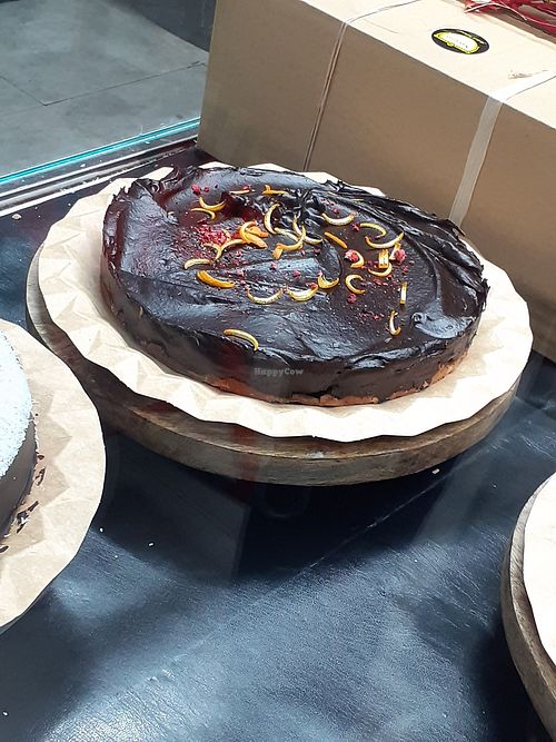 Dates and chocolate cake at Biovegan Cafeteria Navarro in Valencia