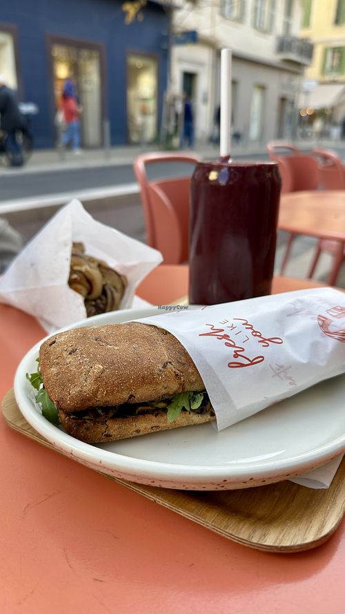 Vegan sandwich   at GOJI GOJI in Nice