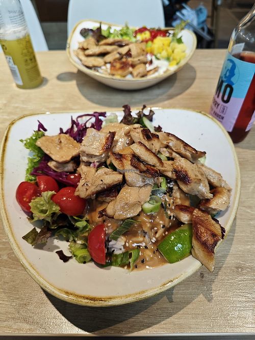 planted.chicken Teriyaki Bowl at Dean & David - Millennium City in Vienna