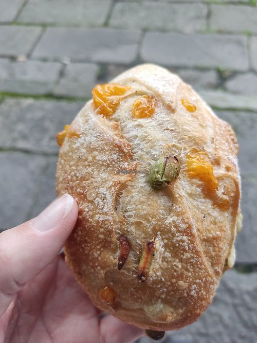 Cheese and edamame bun at Wheat Allergy Baking Studio in Taichung