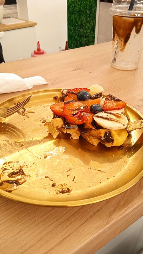 1/4 de gofre vegano (el resto me lo comí antes de la foto ja ja ja) at My Healthy Corner  in Mostoles