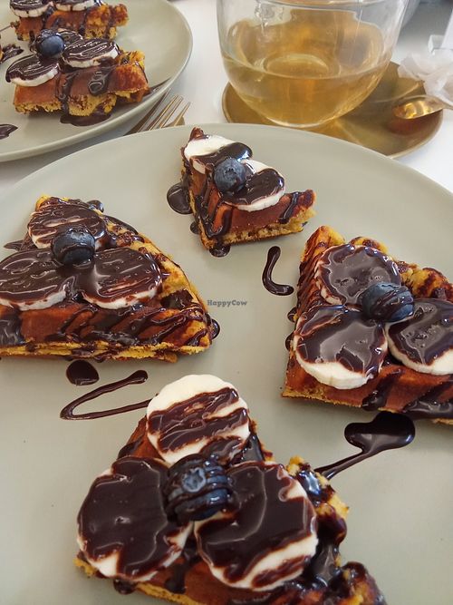 Gofre vegano sin azúcar (no sé con qué endulzan el sirope...) ni gluten. at My Healthy Corner  in Mostoles