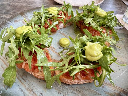 Bruschetta mit Avocadocreme  at Restaurant Land & Meer in Schashagen