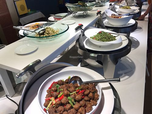 some of the buffet items at Yù Sù Gé in Chengdu