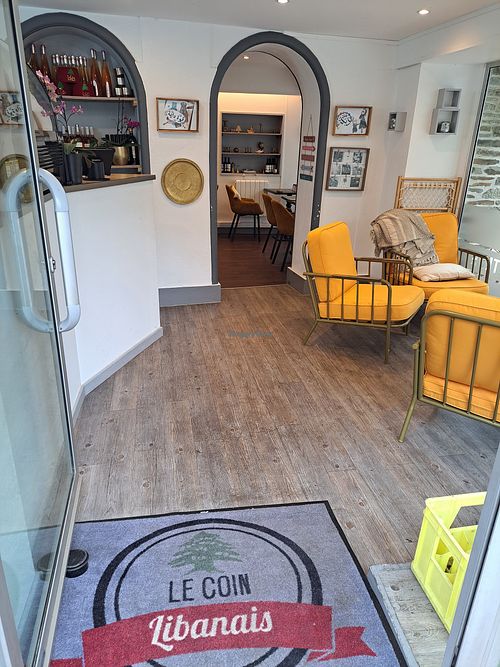 Entrance and interior at Le Coin Libanais in Cherbourg-en-cotentin
