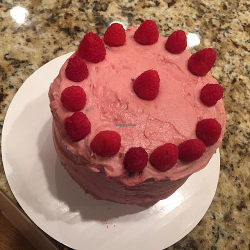 custom-made vegan raspberry black&white cake yum at Cashew in Chattanooga