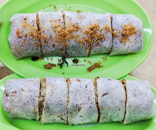 Vegan popiah seaweed and original flavour at Lima's Popiah in Kuching