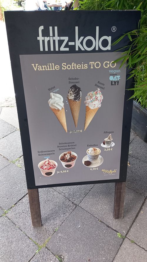 als vegan gekennzeichnete eis-optionen at Café Hüftgold in Dusseldorf