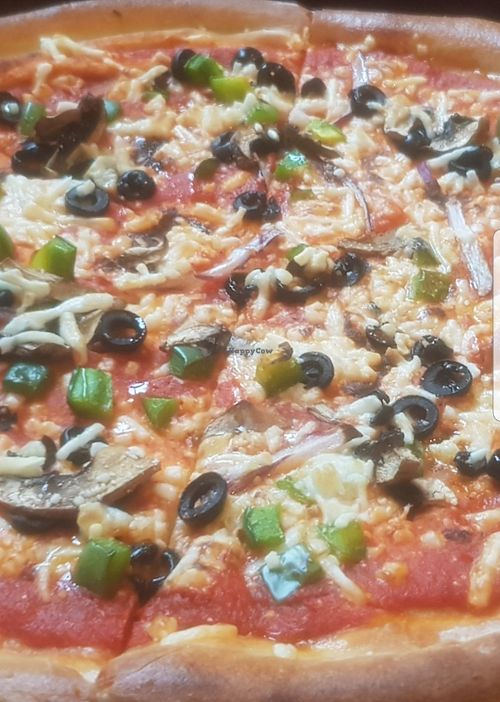 Veggie Supreme 14" pizza (vg) at I Scream for Pizza in Sunderland