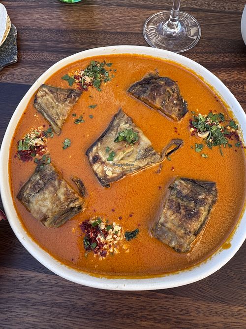 Curry massaman con berenjena asada   at Begin in Valencia