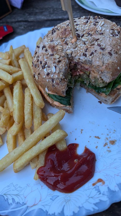Veganer Burger at Platschnassstadl in Haiming