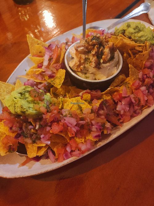Nachos veganos at Beizos Gastrobar in Ribeira