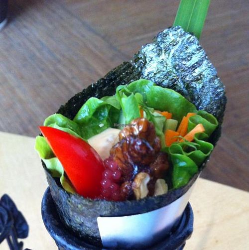 raw seaweed roll  at Pu Ti Su - Bodhi Vegetarian - Xingyuehui in Chongqing