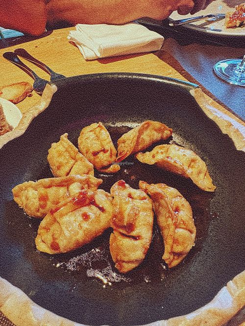 Gyozas con verduras  at Arrocería Os Cachivaches in Lugo