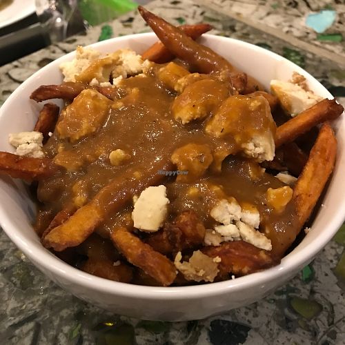 Poutine avec fauxmage maison at Panthere Verte - Plateau in Montreal