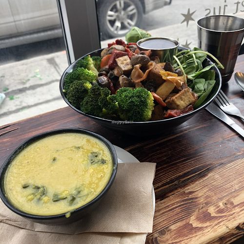 Soupe du jour et Bol Tao at Panthere Verte - Plateau in Montreal