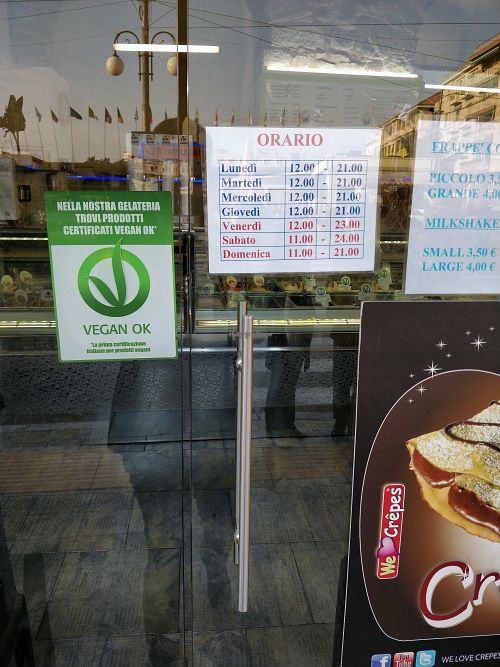 vegan ok at Slurp Gelateria in Sanremo