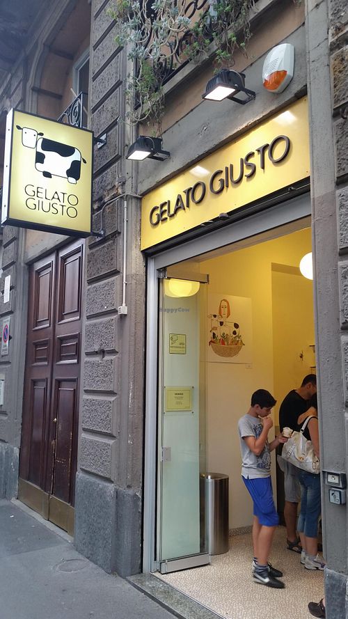 Storefront at Gelato Giusto in Milan