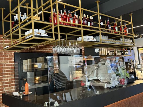 inside  at 1000 Coffee & Bakery in Venice