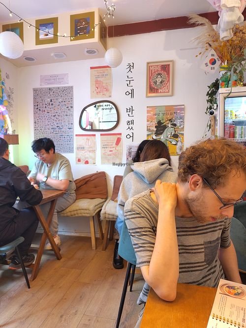 Indoors, 10 seats at Mama Bowls - Wageningen in Wageningen