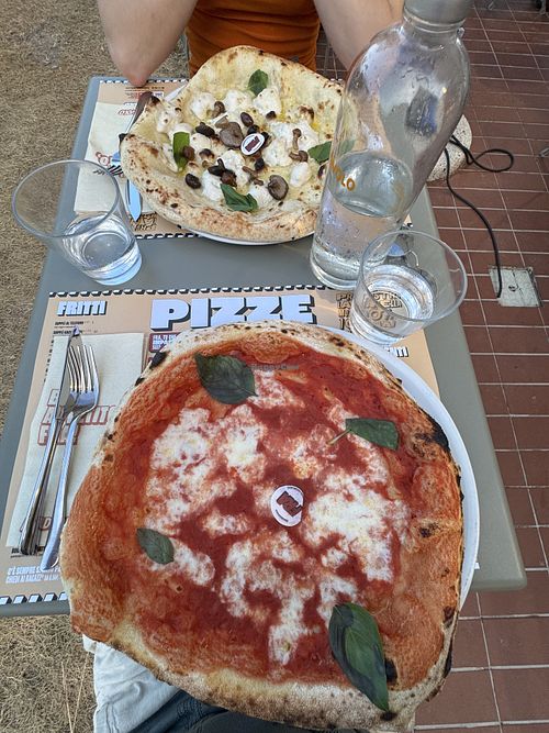 Top Pizza Vegan Funghi  at Fradiavolo Pizzeria in Genoa