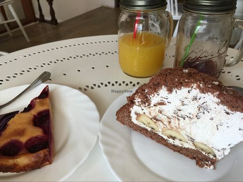 Maulwurf Kuchen und Käsekuchen gluteinfrei at Mae's in Bonn