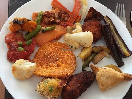 mixed brunch plate at Playing With Eels in Berlin