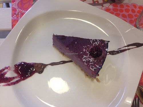 raw cake at Rayen Vegano in Madrid