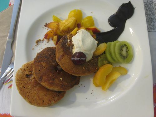 Sunday pancakes at Rayen Vegano in Madrid